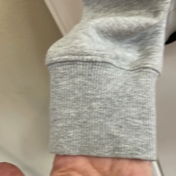 🩶🤍The North Face gray hoodie sweatshirt. M - Picture 5 of 8
